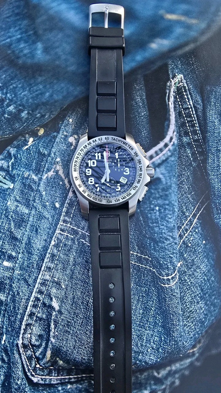 Victorinox Swiss Army Ground Force 60/60 Titanium Chronograph Center Minutes ETA