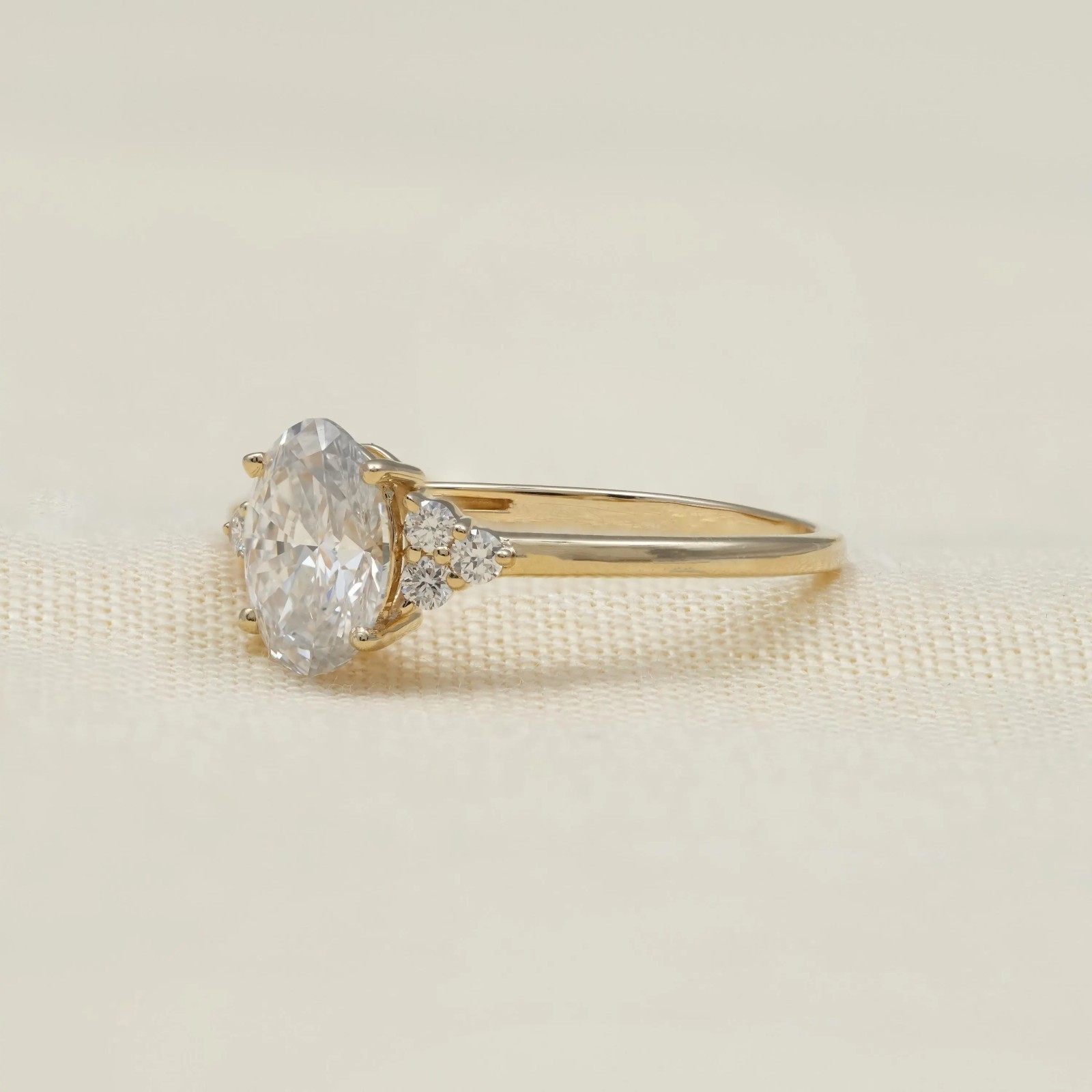 IGI Certified 2.15 Carat F VS1 Oval Lab Grown Diamond Engagement Ring 14k Gold