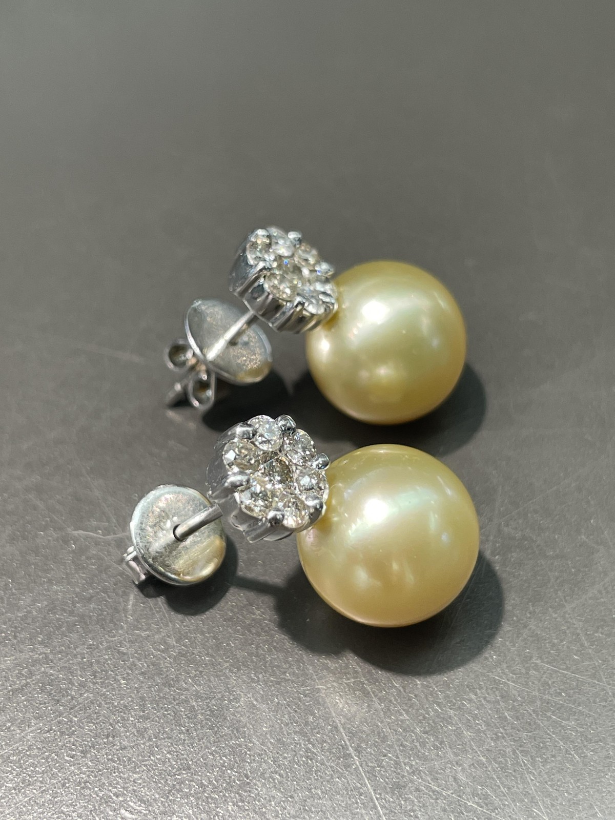 18K Gold 13.5 mm Yellow South Sea Pearl Diamond Earring