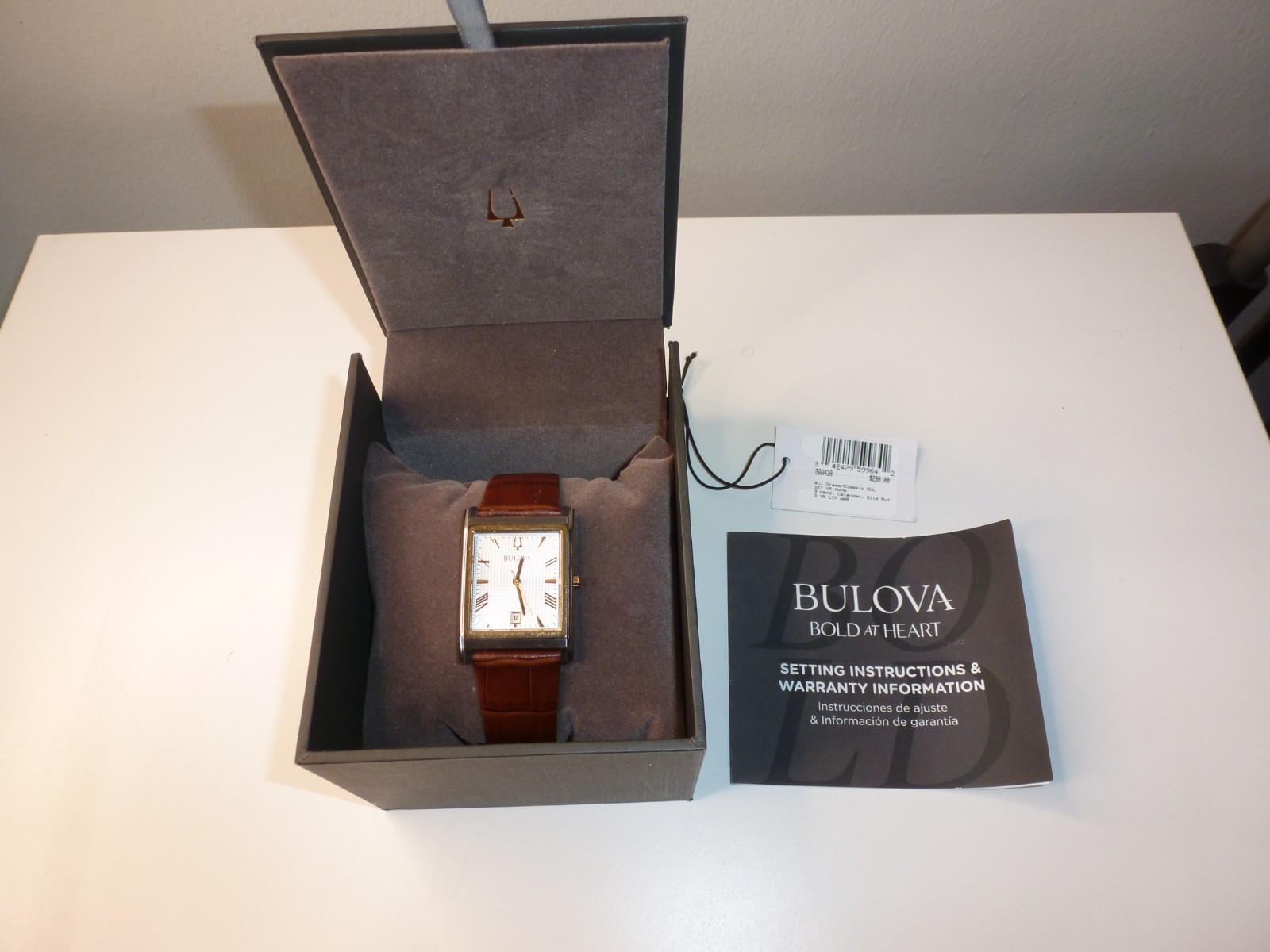 Men’s Bulova Brown Leather Strap Watch – Excellent Condition w box and cushion