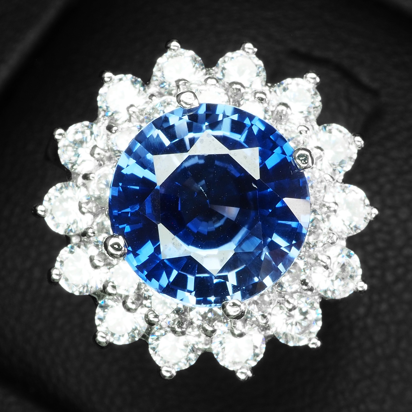 Exquisite Royal Blue Sapphire Round 4.25Ct 925 Sterling Silver White Gold Rings