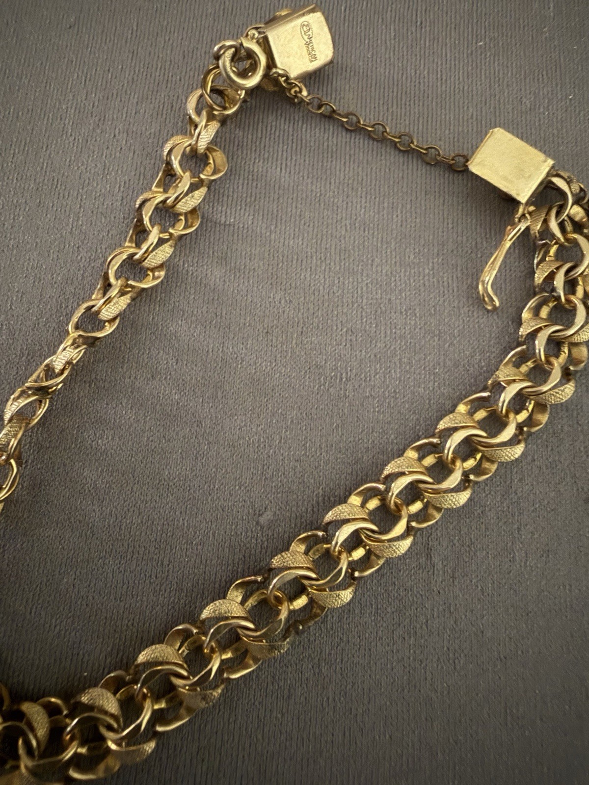 1/20TH 12KT GOLD FILLED CHARM BRACELET SIGNED a AMERICAN 7 1/2″ DOUBLE LINK