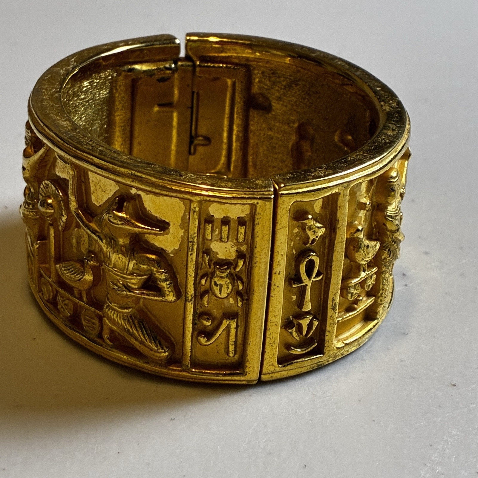 24 kgp Elizabeth Taylor Avon Cleopatra Egyptian Revival Wide Bangle Bracelet