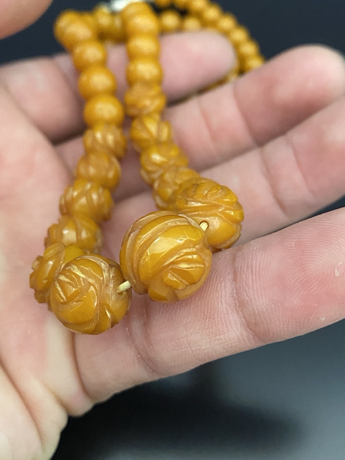 Carved Egg Yolk Butterscotch Amber Bakelite Graduated Bead 21″ Necklace 26.3g