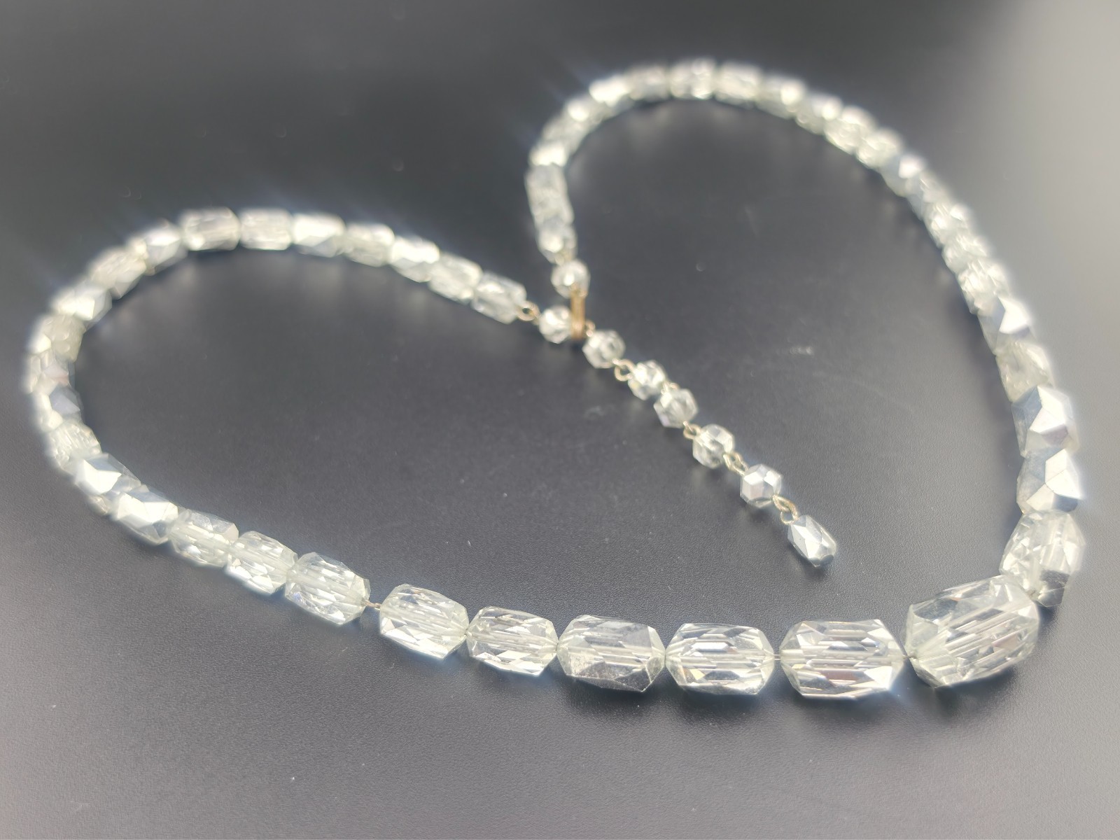 Sparkling Antique Hand Cut Silver Frosted Crystal Graduated Beads 24″ Necklace