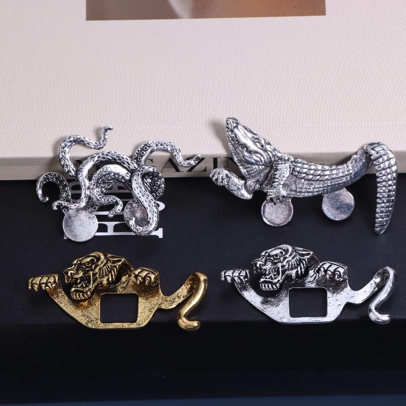 Retro Traditional Gentleman Suit Animal Shape Brooch Chest Pocket Decoration