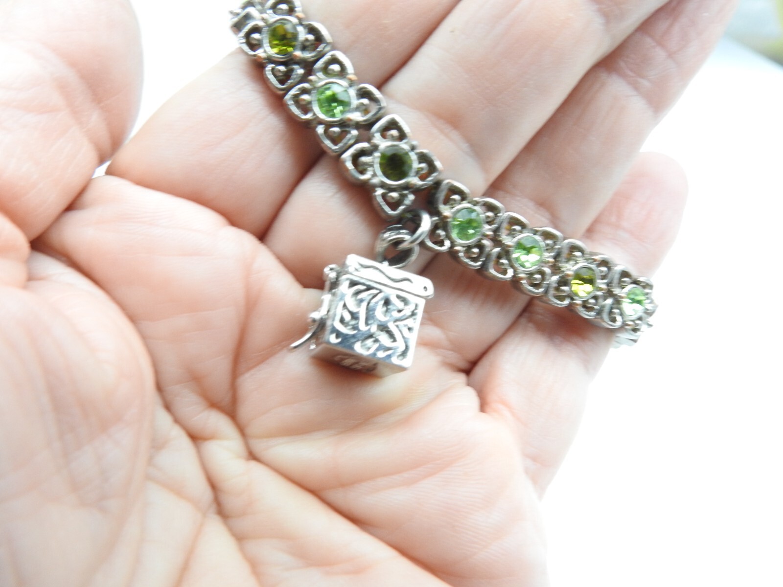 Alexa’s Angels Green Rhinestone Prayer Box Stretch Bracelet Vintage