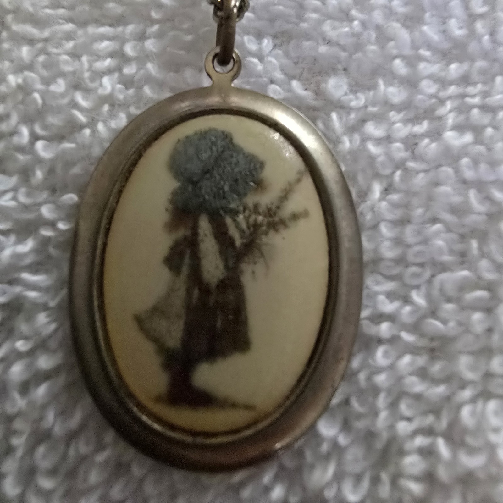 Vtg Holly Hobbie American Greetings 9 in Long Necklace Pendant – Collectible