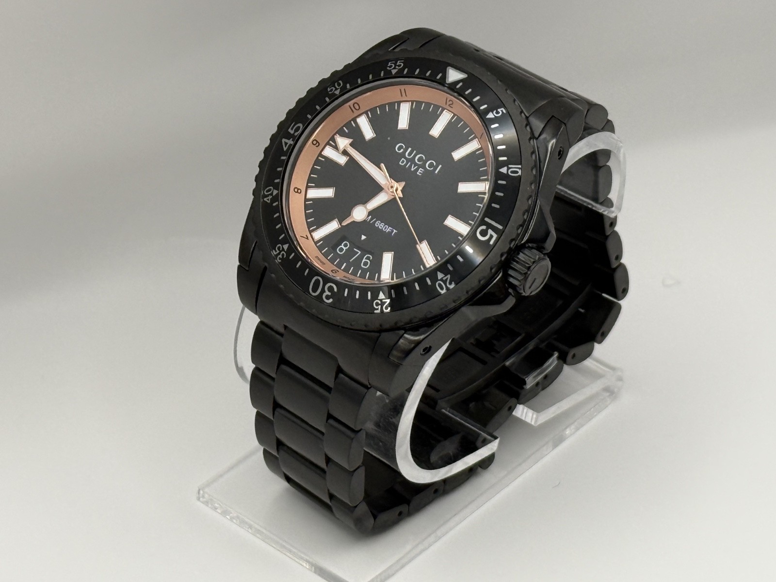 GUCCI Dive YA136213 Date Quartz Black Dial Mens Watch 45mm.