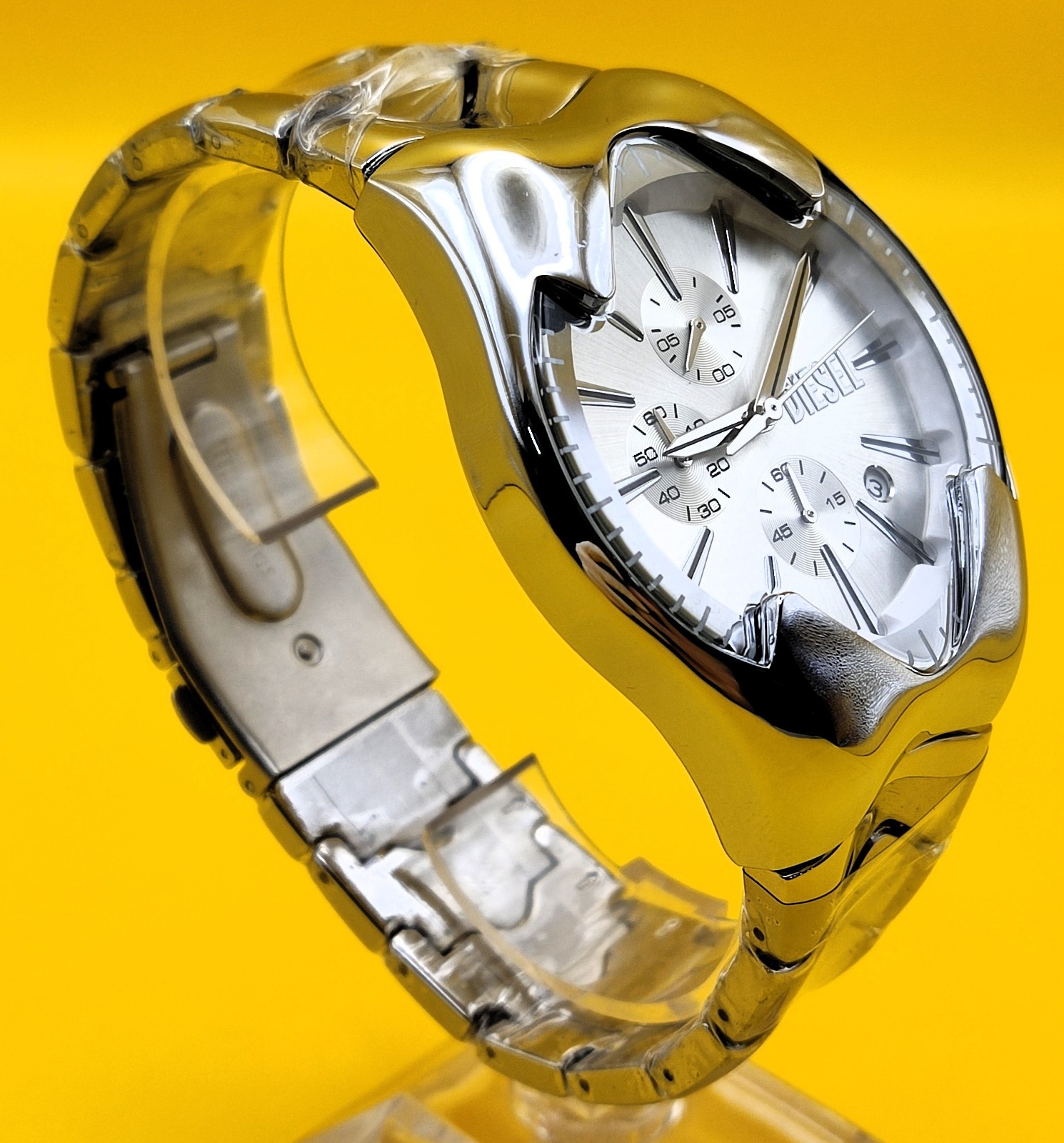 Premium Diesel Chronograph Silver Dial Analog Refurbished Men’s Wrist Watch