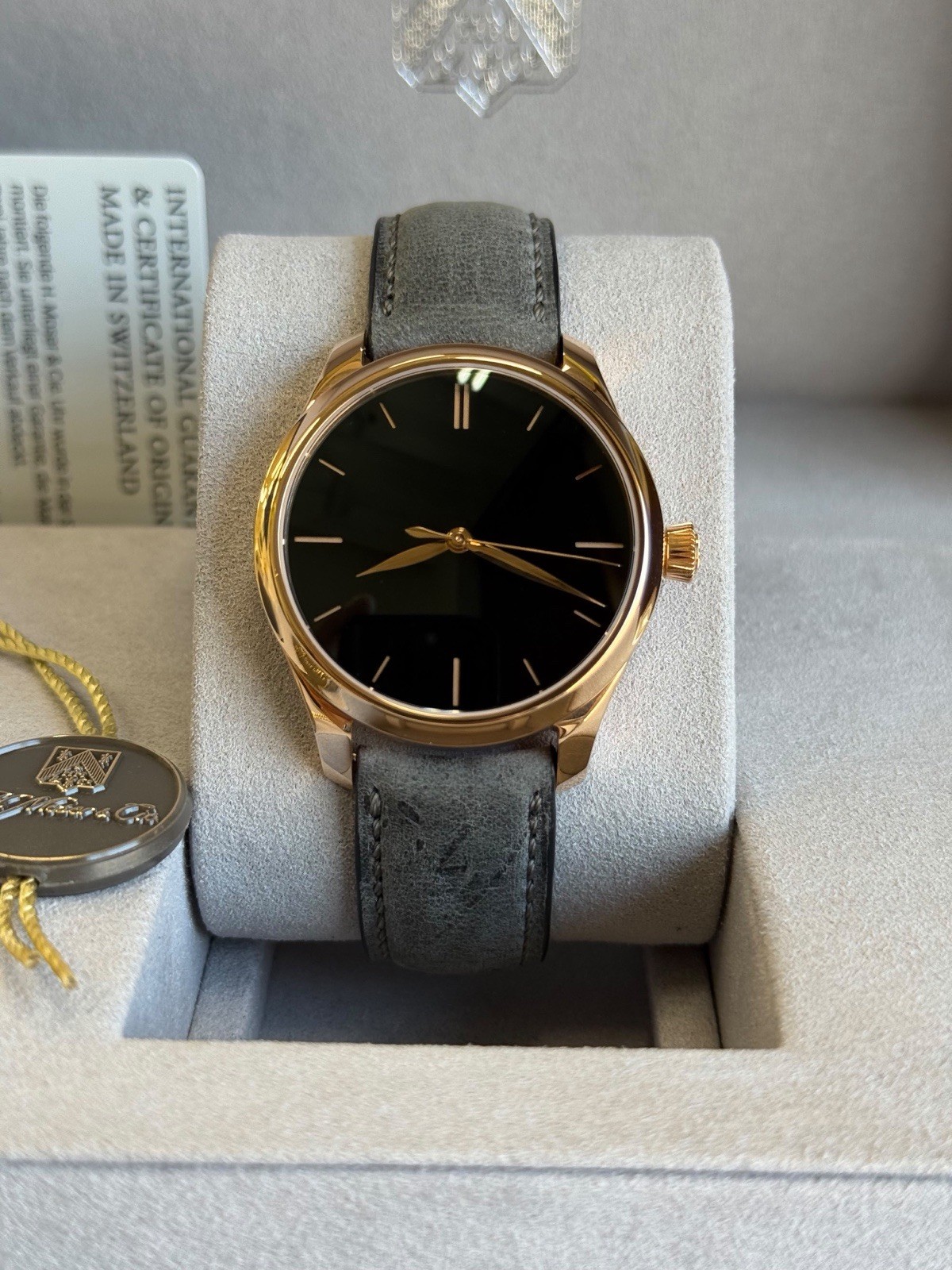 H.Moser & Cie. Endeavour Centre Seconds Vantablack Red Gold Watch