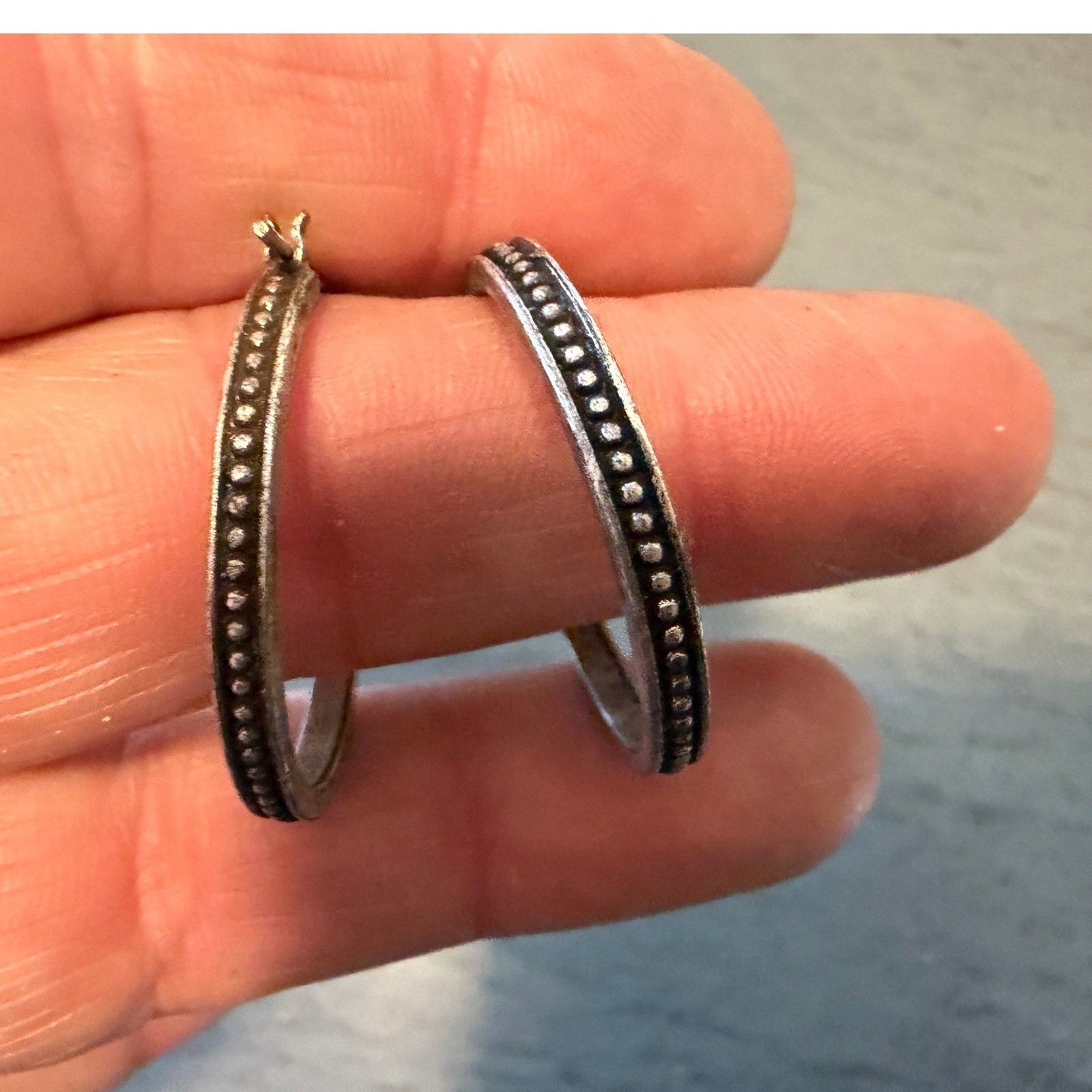 Silver Tone Beaded Milgrain Hoop Earrings Textured Latch Back Medium Round