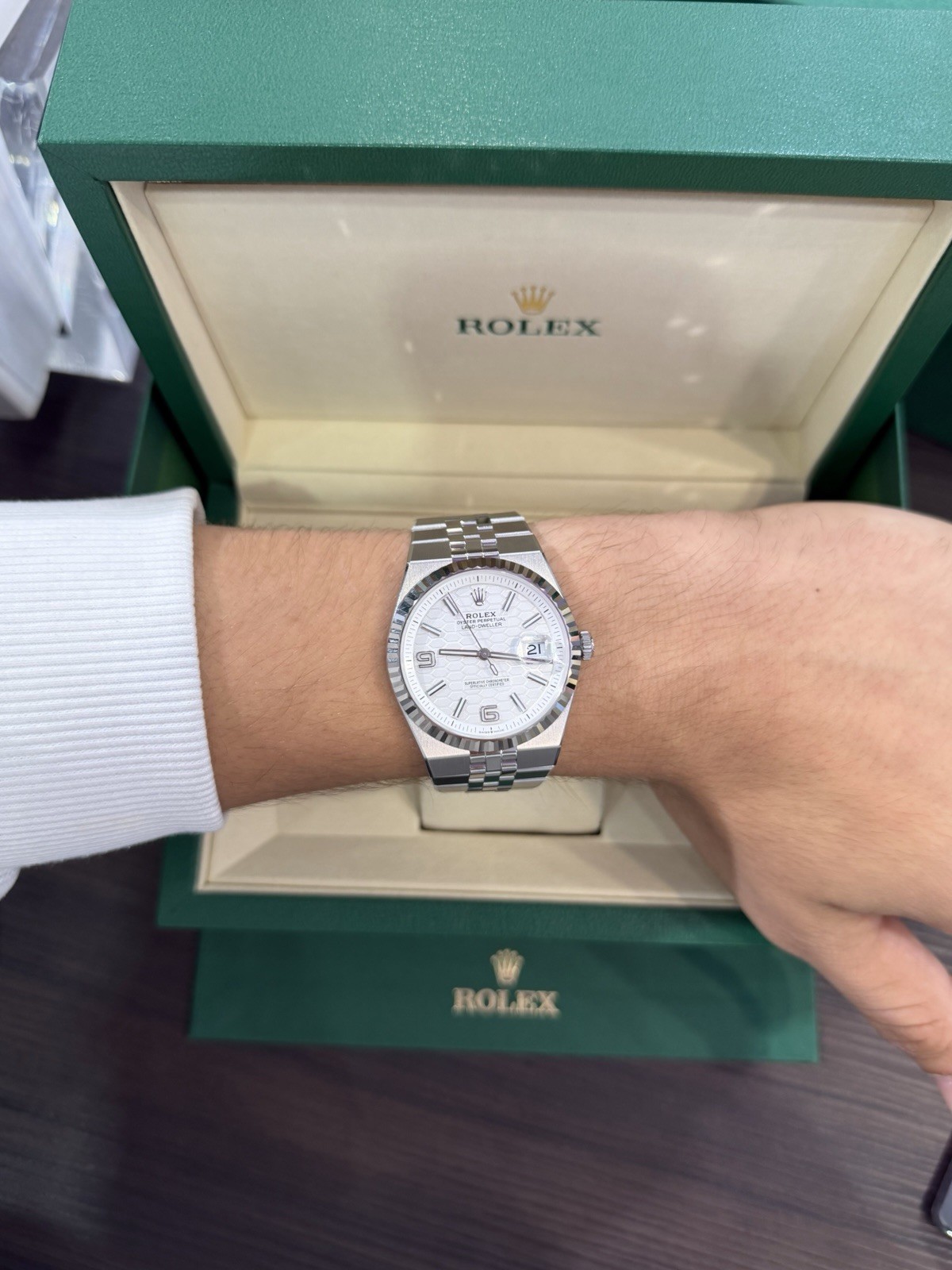2026 Rolex Land-Dweller 40MM White Dial Flat Jubilee (127334) FULL SET!!(Unworn)