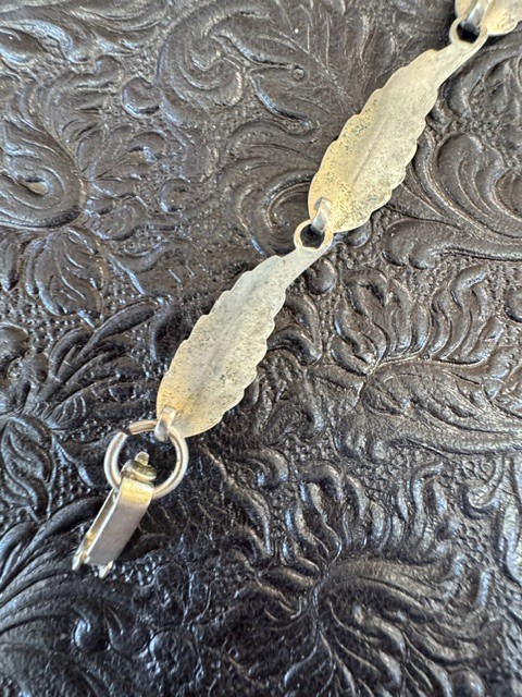 Vintage Silver Tone Leaf Link Bracelet 7.75″ Feather Nature Design Fold Over Cla