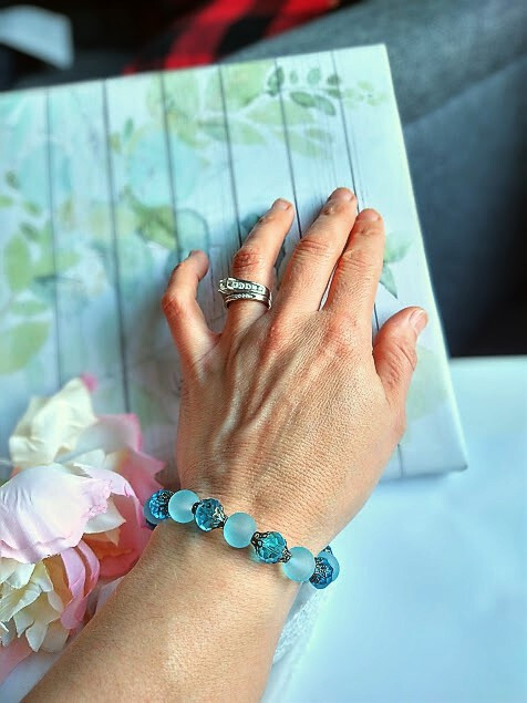 Handcrafted Sea Glass Bracelet, Ladies Stretch Bracelet, Beaded Chain Bangle