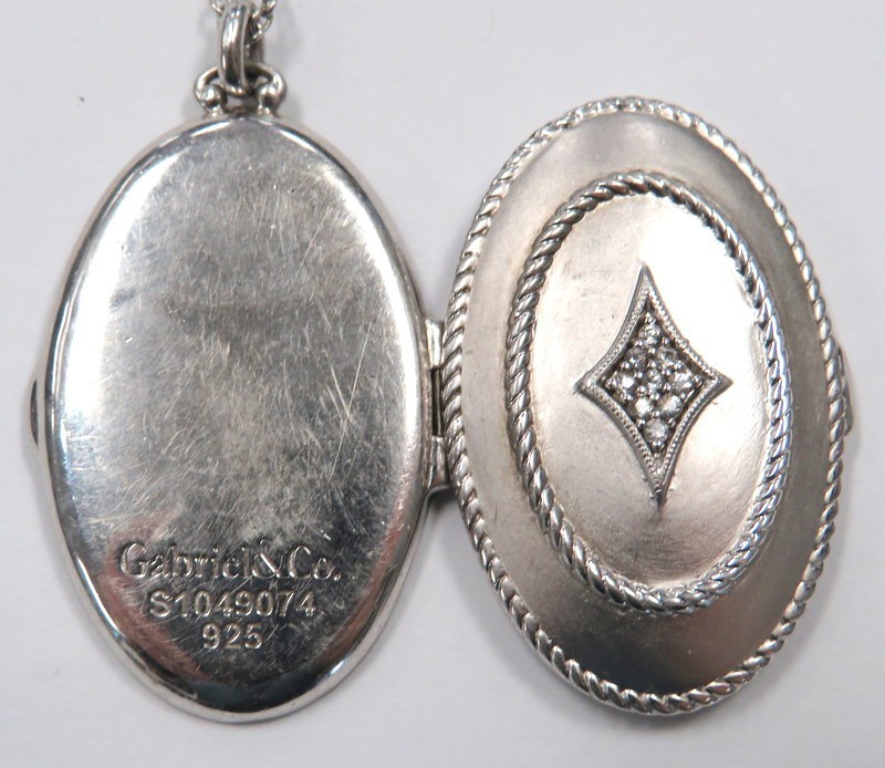 Gabriel & Co .925 Sterling Silver White Sapphire Oval Locket Necklace 25″