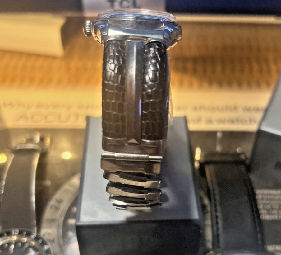 1959 Vintage Bulova 23 Jewel “M” Self Winding Bk Concentric Dial, SERVICED & Box