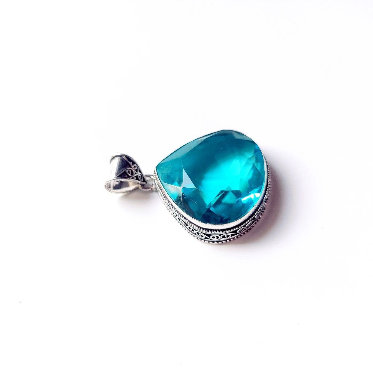 Swiss Blue Topaz Gemstone 925 Sterling Silver Handmade Jewelry Pendant 1.8″
