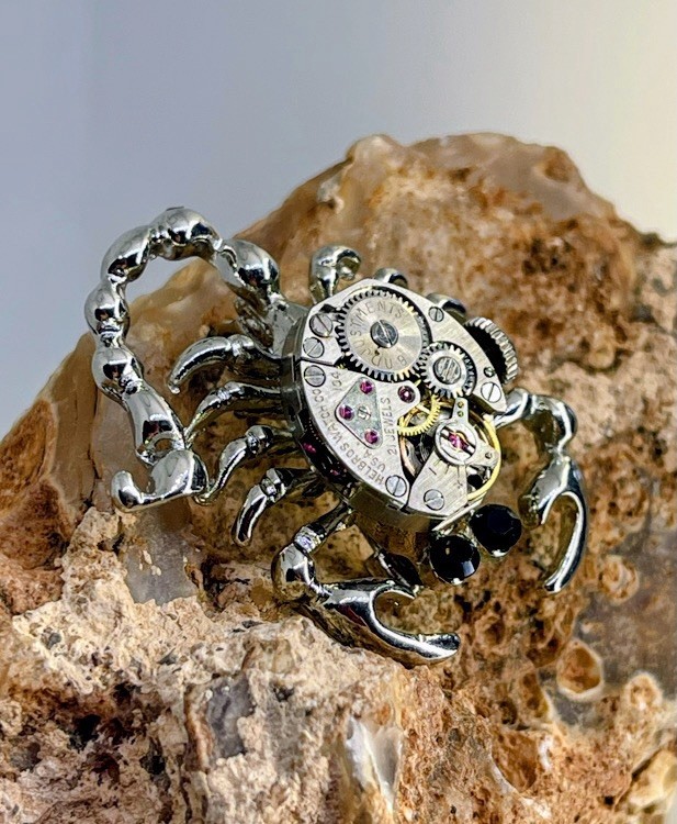 Steampunk Vintage Helbros Miniature Gears & Jewels Scorpion Brooch Pin. 138-b