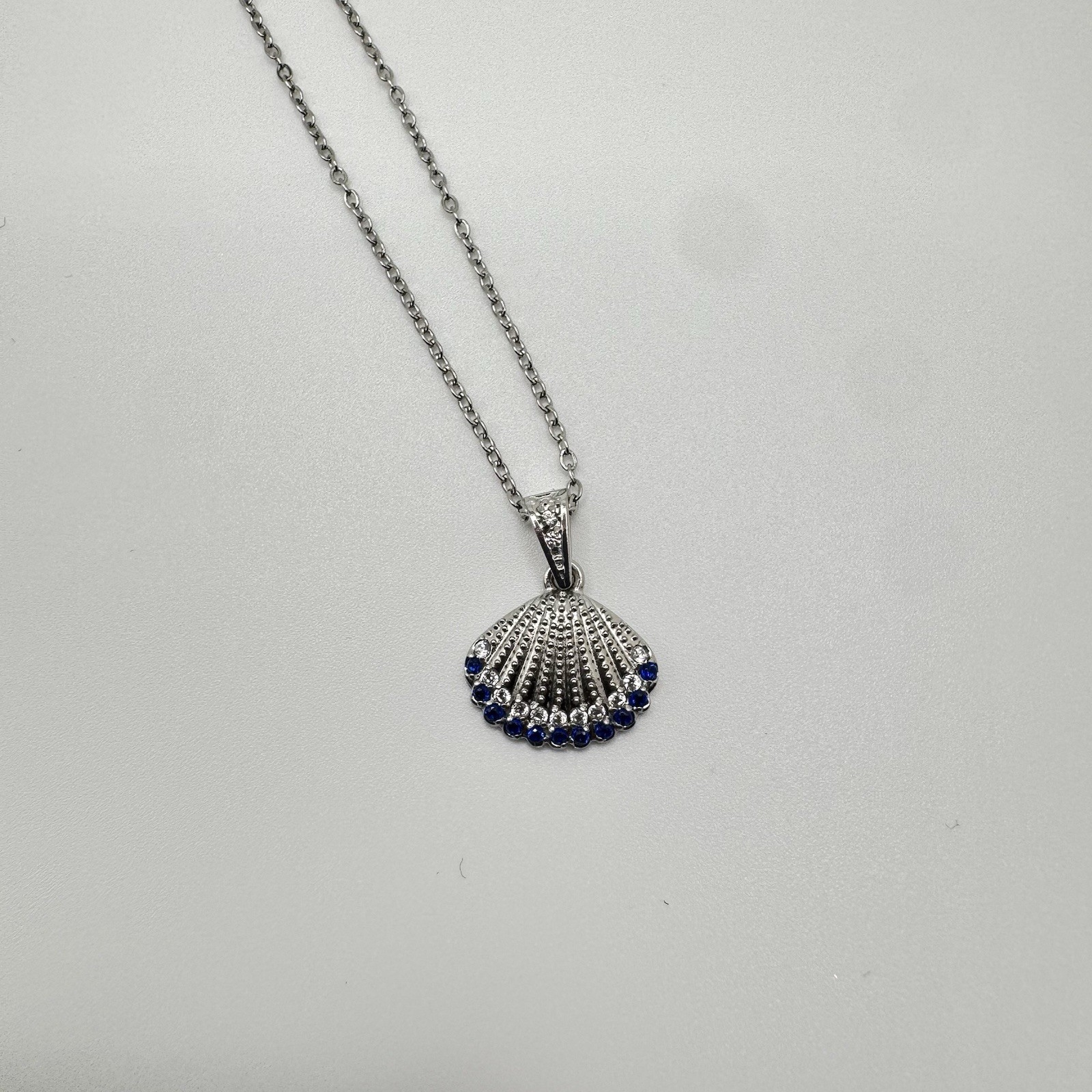 18 K White Gold Plated Steel Shell Necklace With Blue And Clear Cz Stones 18 In