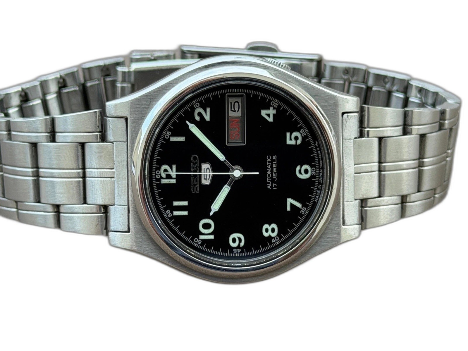 Seiko 5 Automatic Black Dial 17 Jewels Vintage Mens Silver Watch Day/Date, S-151