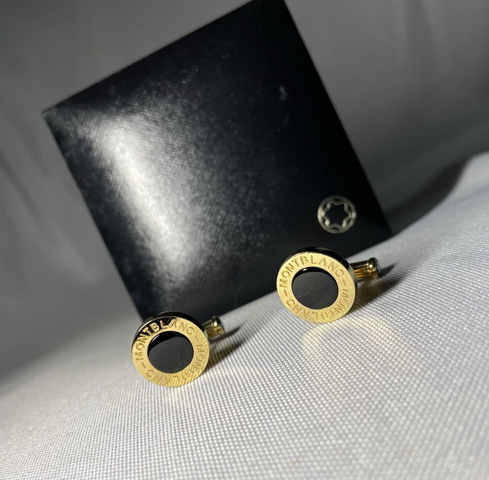 Auth [Beautiful] Montblanc Logo gold metallic & black onyx Oval cufflinks +Box