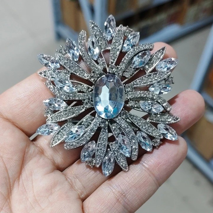 Vintage Style Large Sparkly Purple Flower Brooch Pin with Gemstones