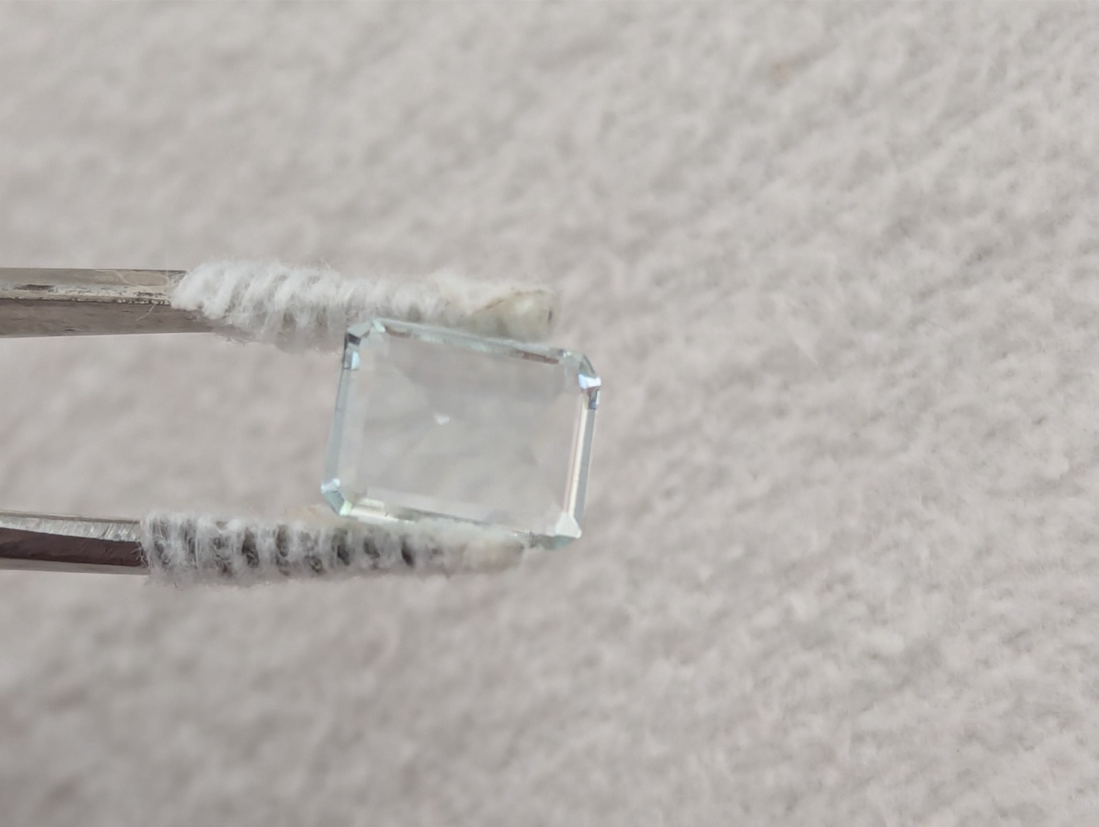 Aquamarine Clear Faceted Gemstone 2.4 carat (0.49g) 9.7 x 7.6 x 4.7 mm