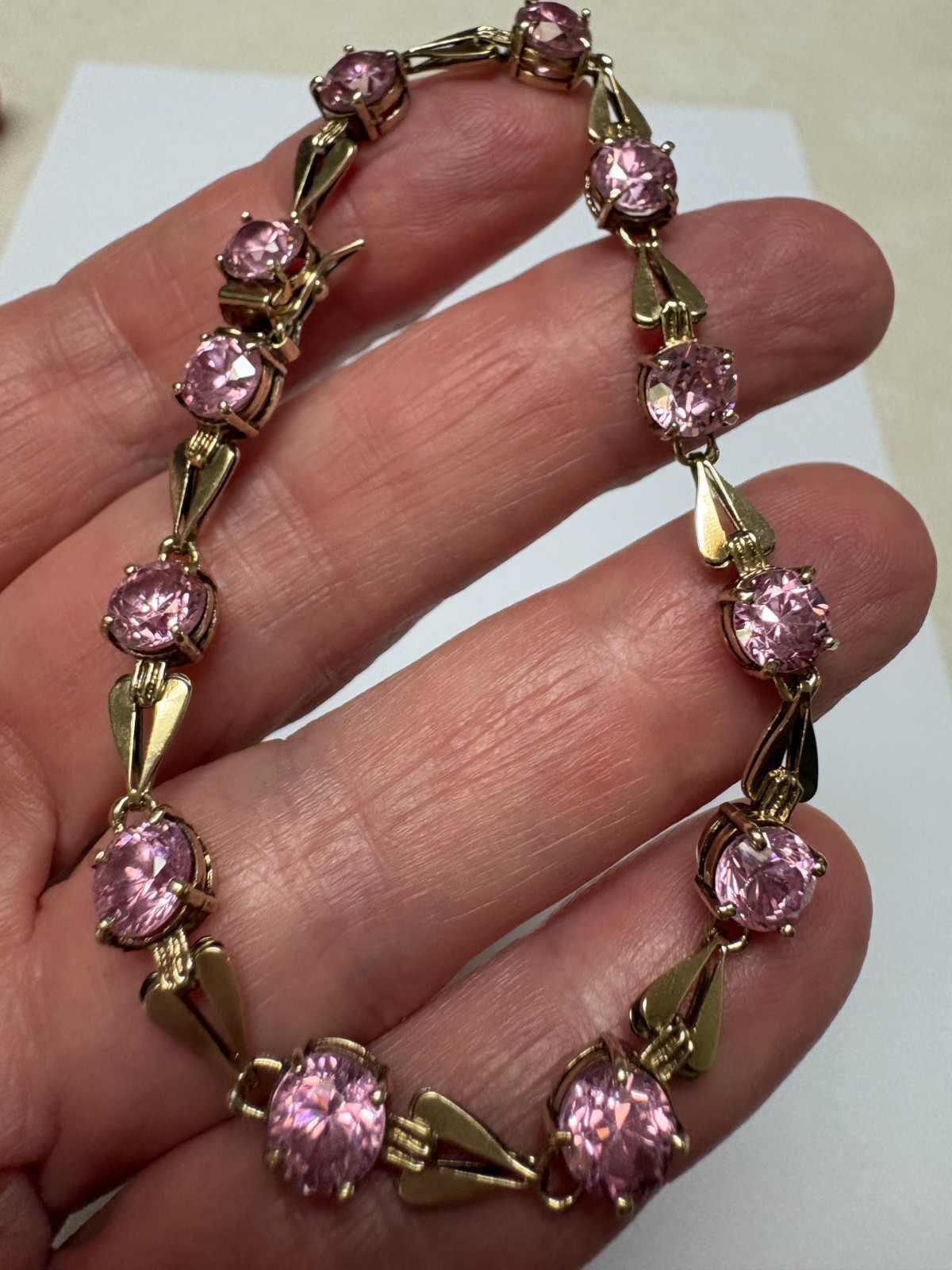 LADIES VINTAGE 10K GOLD PINK ICE STONE BRACELET. 7 1/2 INCHES 11.7 GRAMS