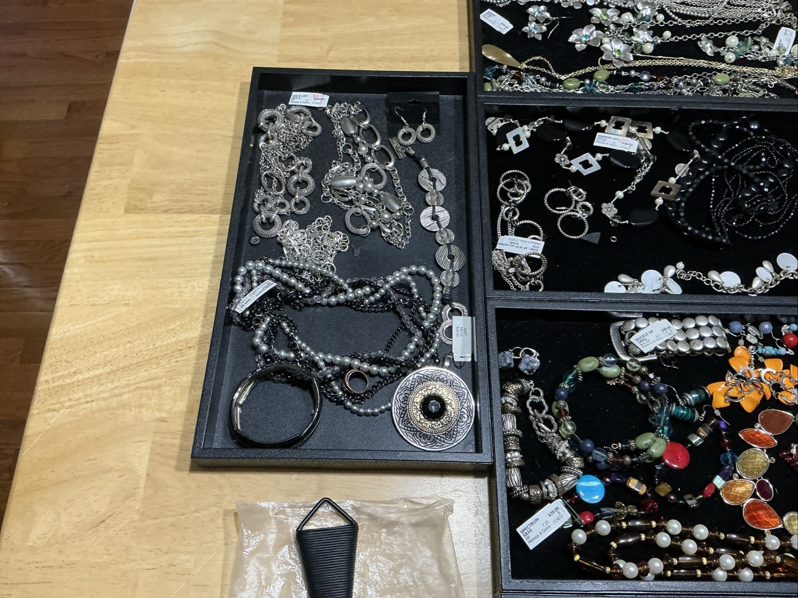 Huge Premium 50-pc. Premier Designs Jewelry/ Perfect For Boutiques/ See Des.