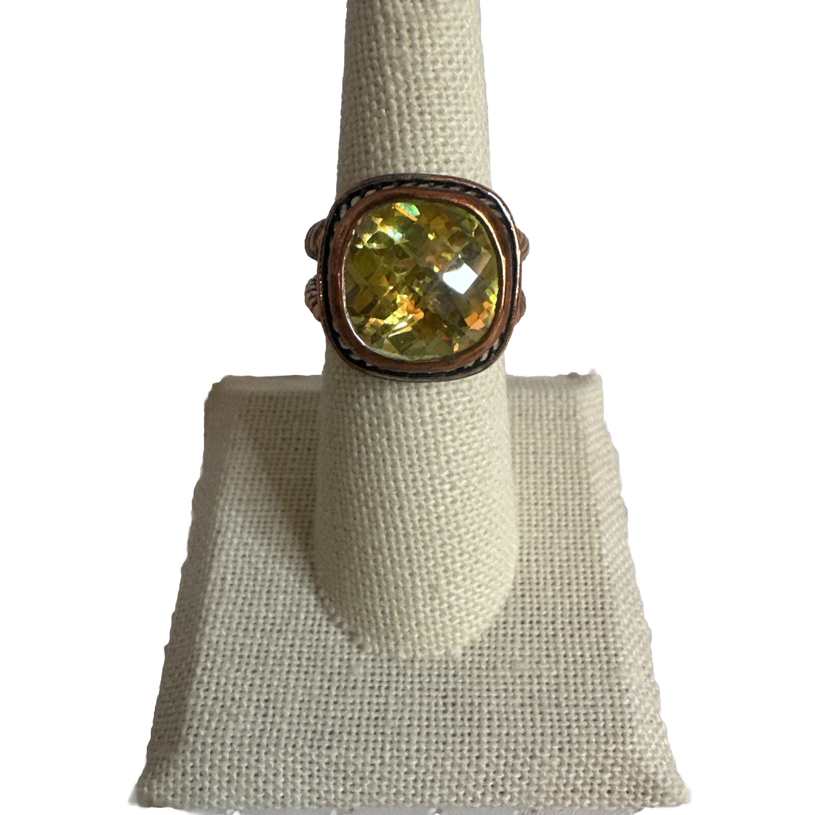Vtg Chartreuse Fauceted Faux Citrine Rounded SQUARE Ring Sz 7.5” Brass Tone Read