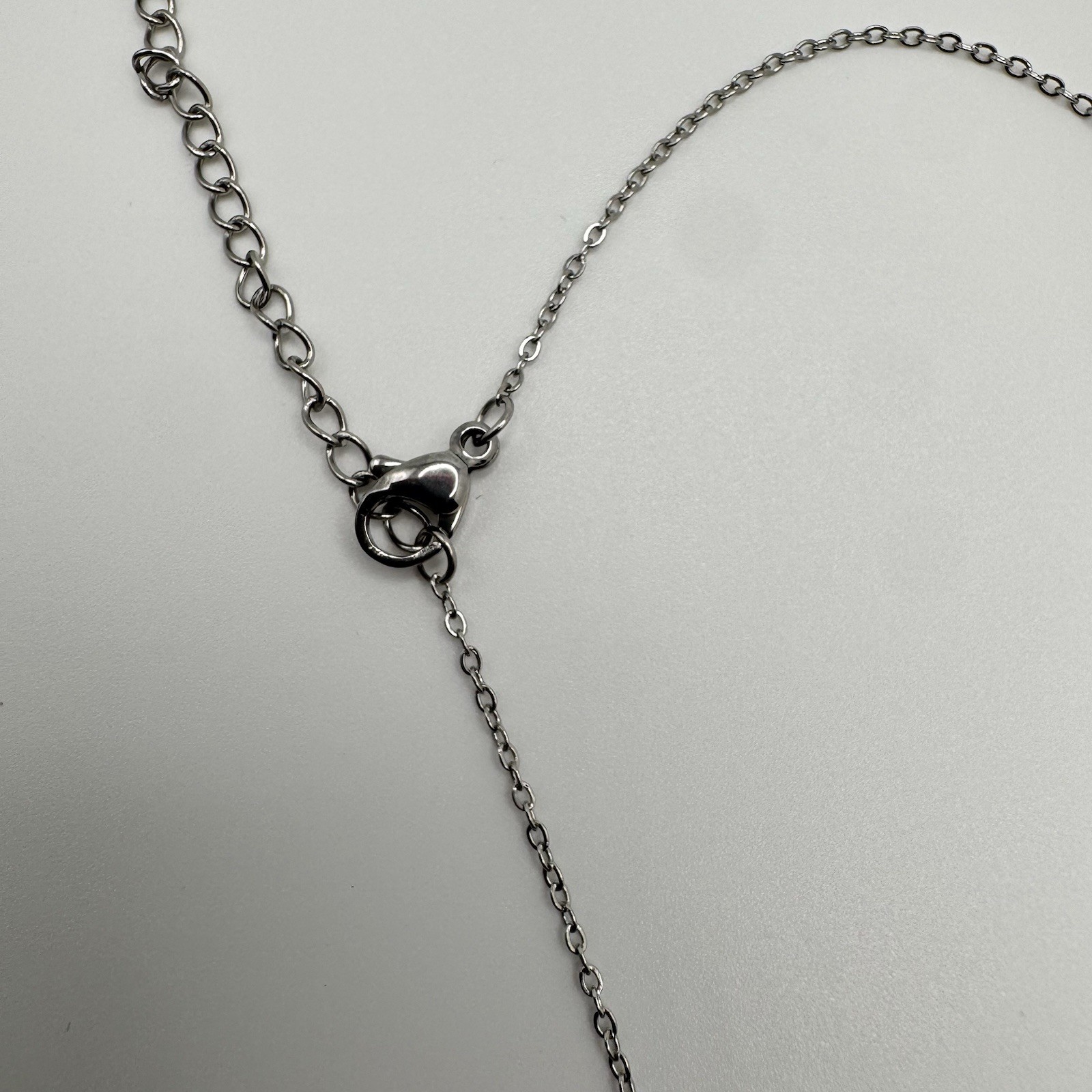 18 K White Gold Plated Steel Shell Necklace With Blue And Clear Cz Stones 18 In