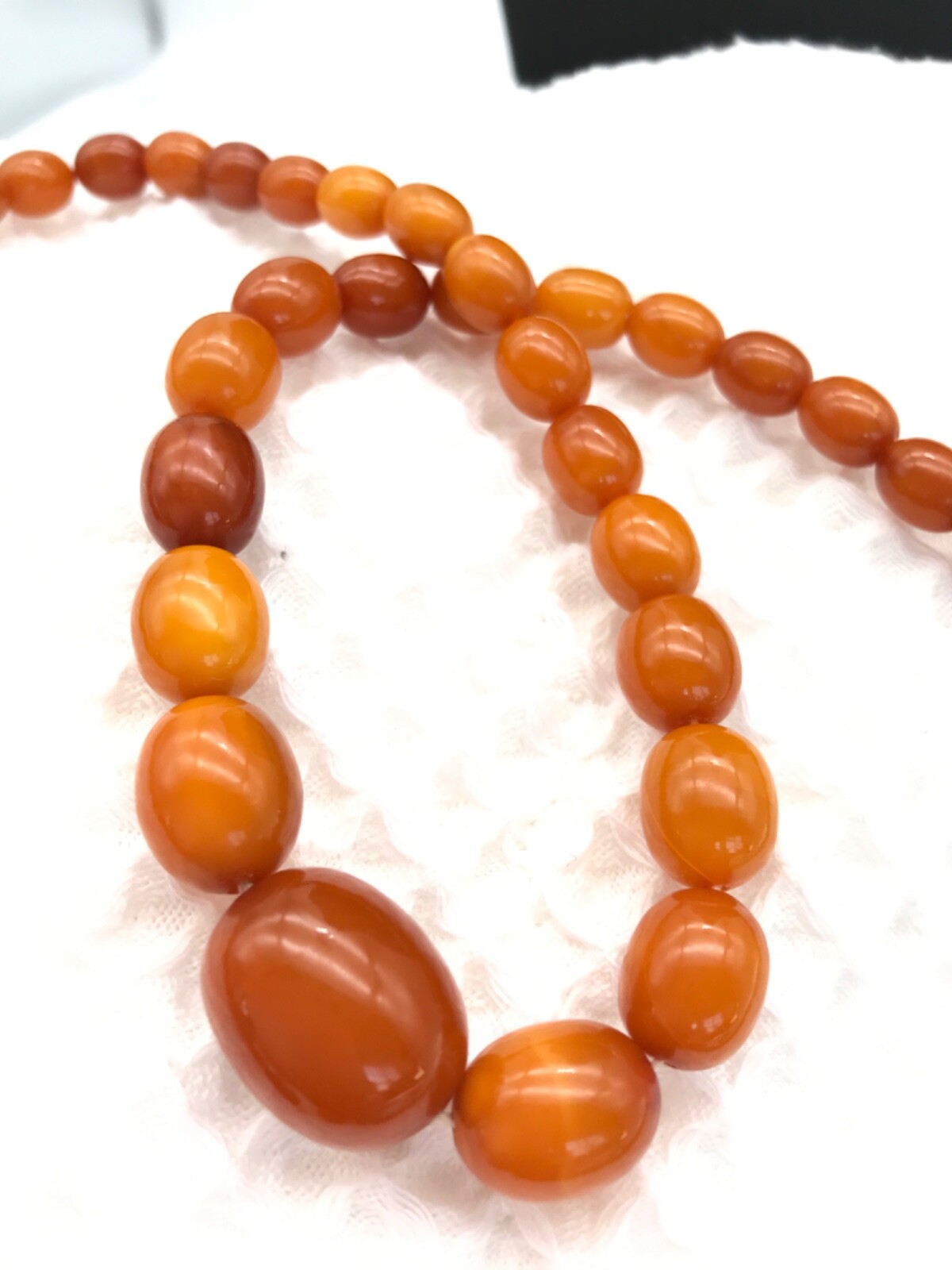 Vintage BUTTERSCOTCH BALTIC AMBER NECKLACE 26″ graduated beads 27g – Exquisite!