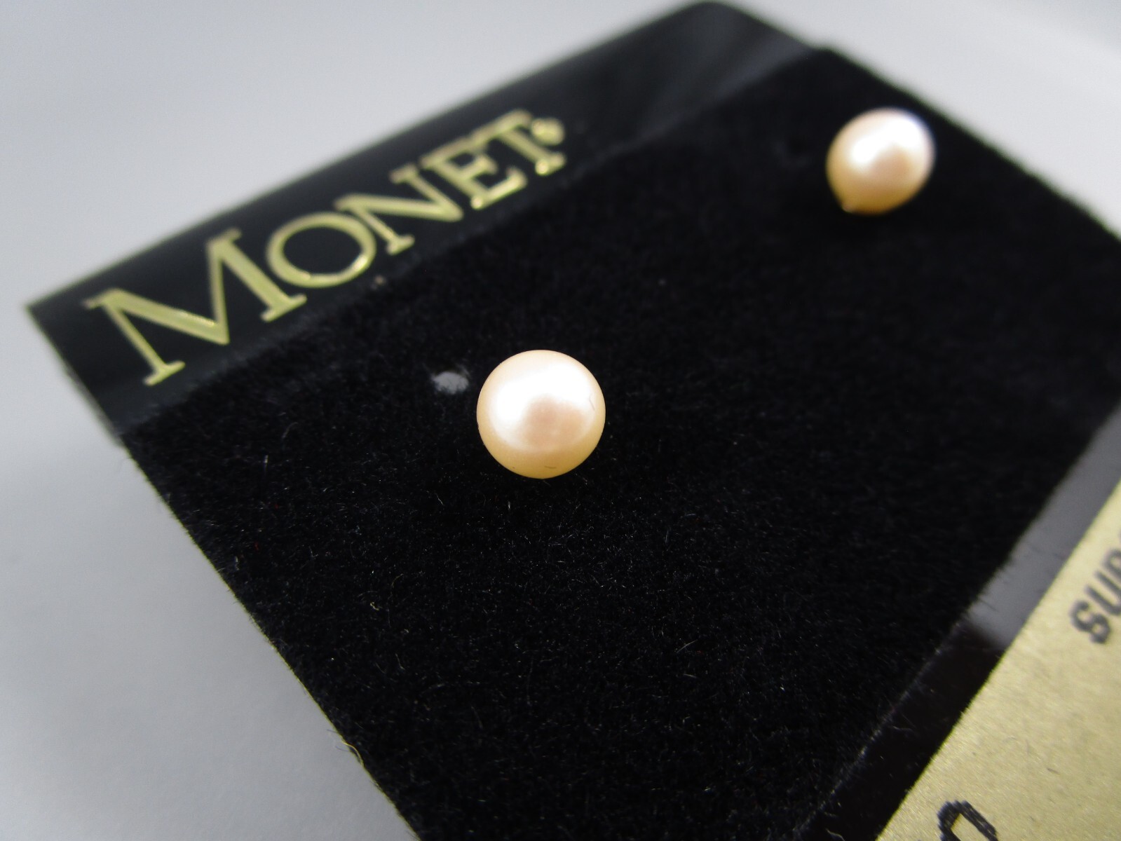 LAST 1 NOS Vintage 90s MONET Gold Tone 4 mm Round Faux Pearl Stud Earrings 78i