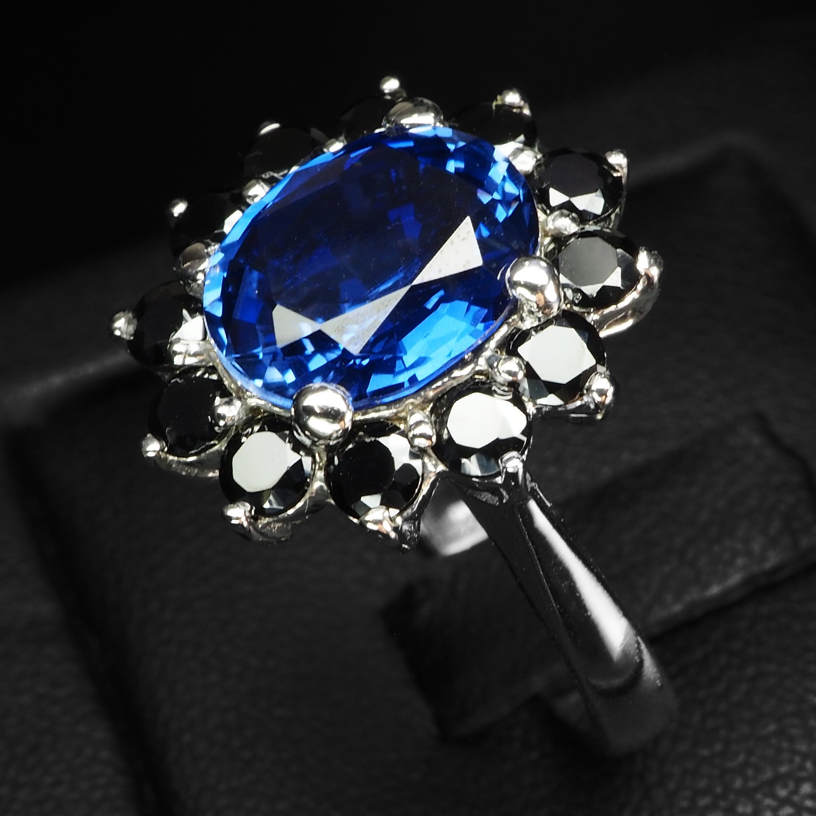 Magnificent Royal Blue Sapphire 5.50Ct 925 Sterling Silver White Gold Halo Rings