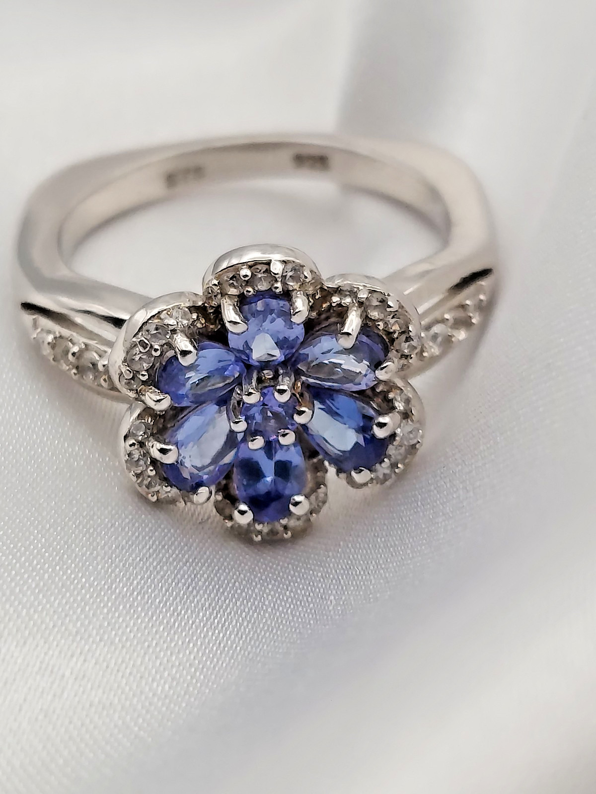 Vintage STERLING SILVER RING DIAMONDS & TANZANITE Cluster SIZE 8 5.9 grams STS