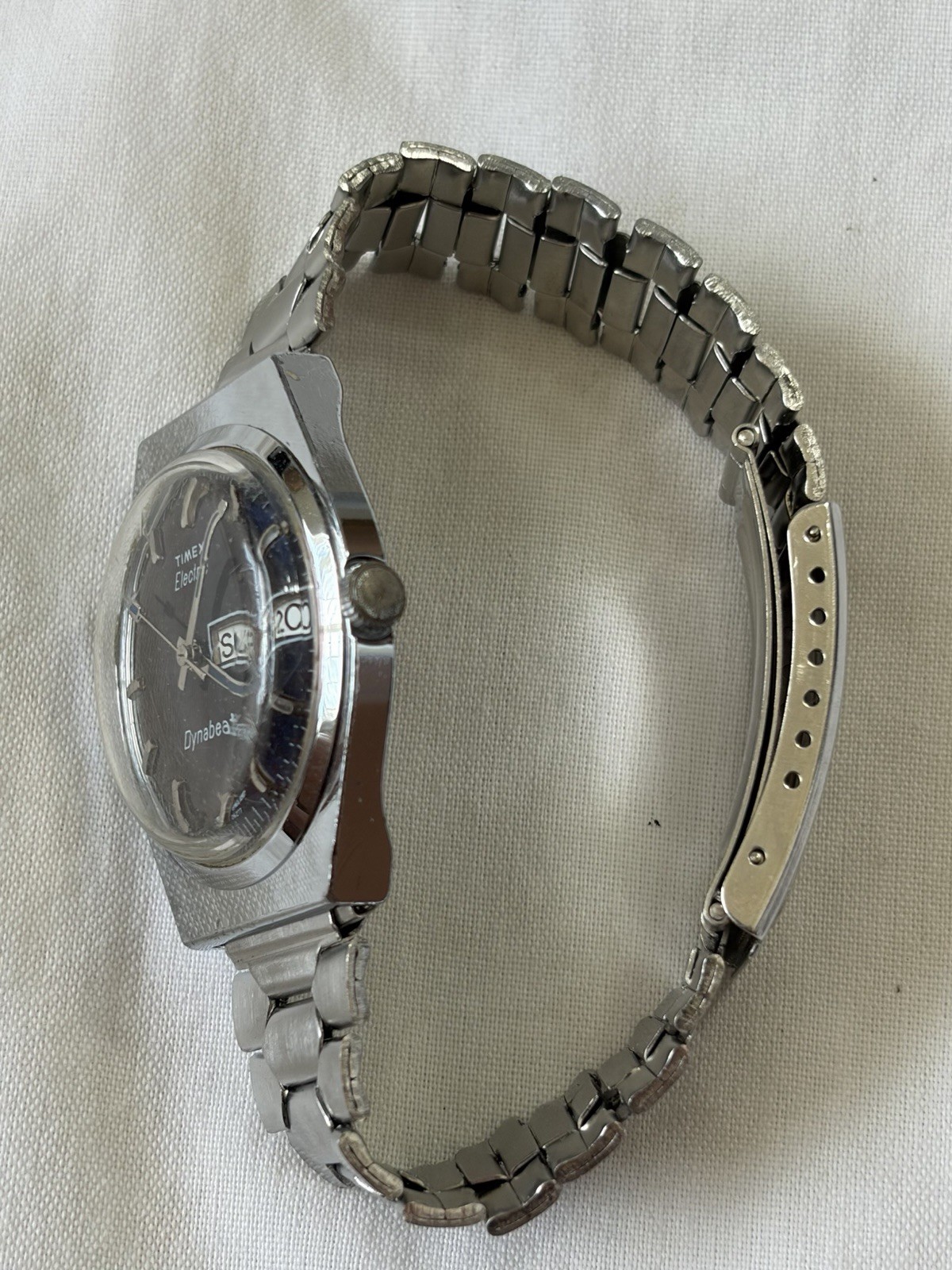 Vintage 1977 Timex Electric Dynabeat 26277 Maroon Dial Watch Runs