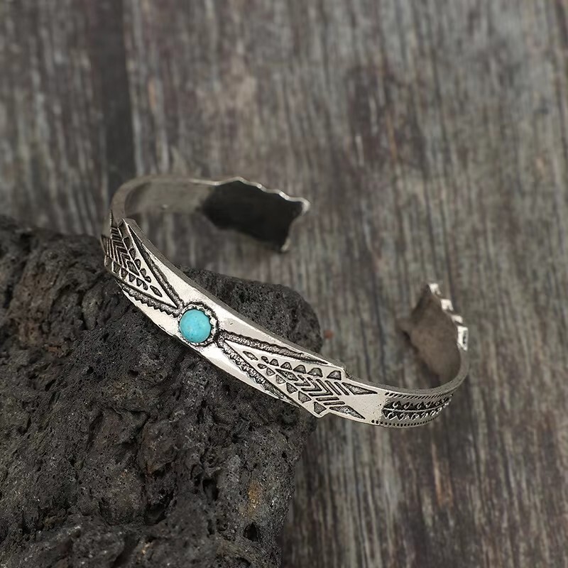 Arrow Design South-Western Style Silver Cuff Bracelet Jewelry