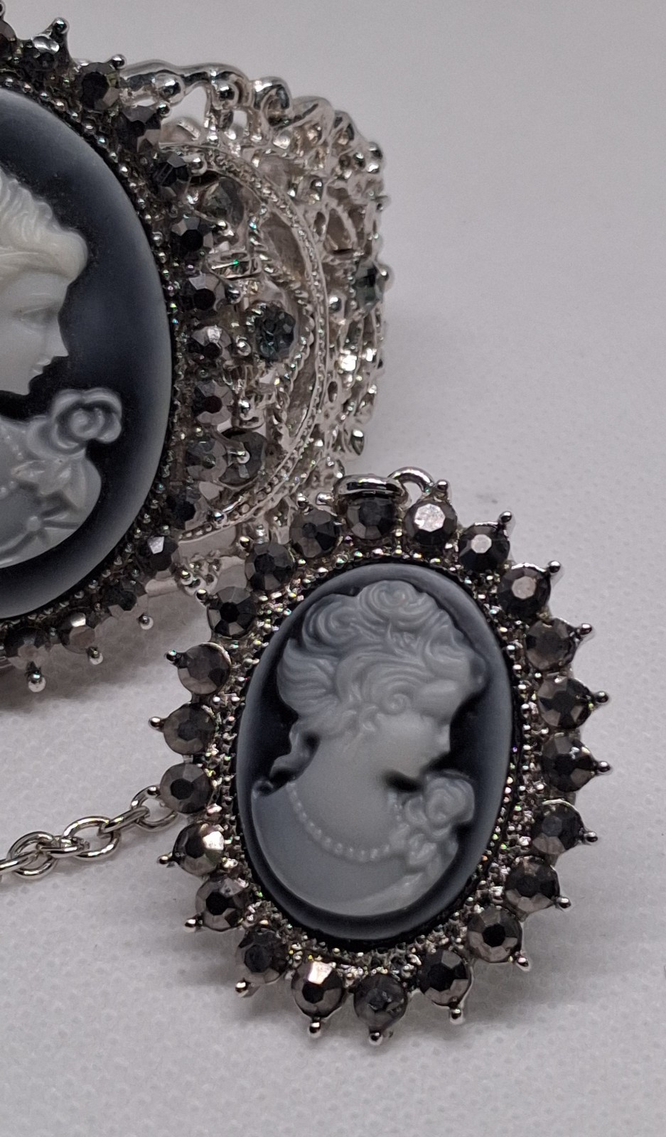 Strada Genoa Cameo Bracelet Watches & Matching Rings Lot Of 2 Vintage