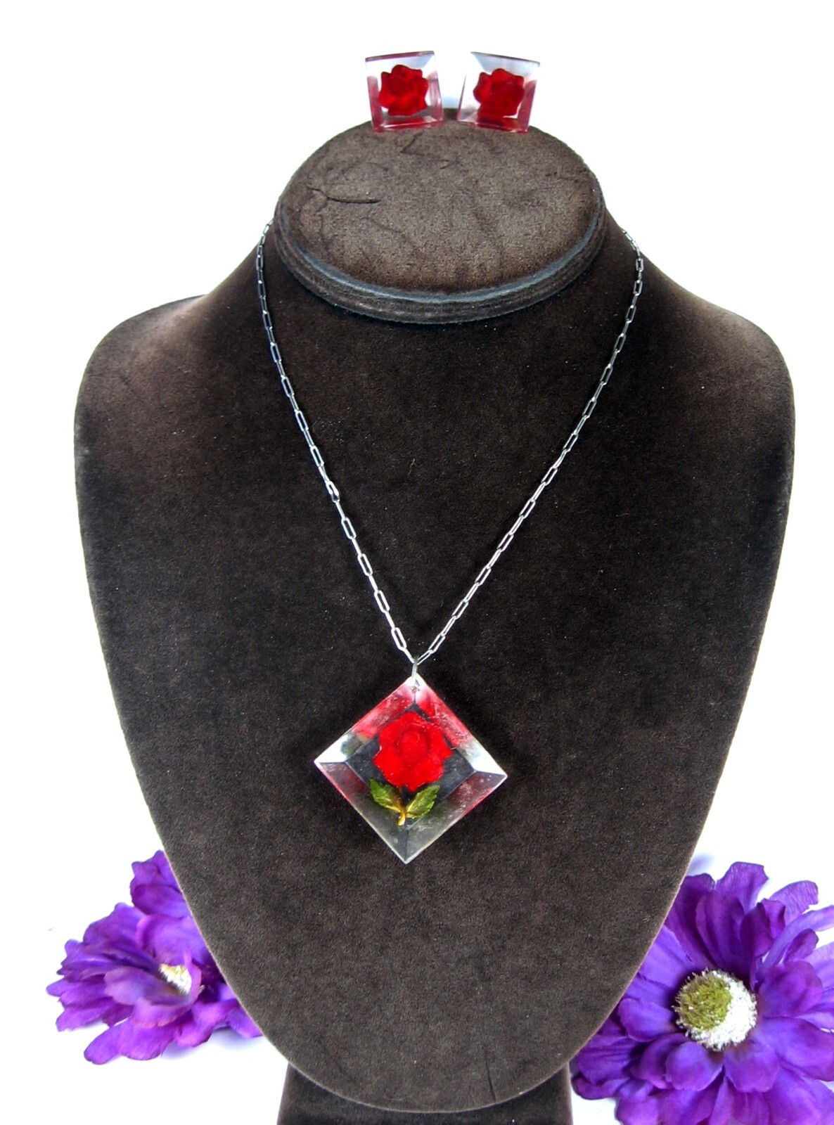 LUCITE Red ROSE NECKLACE & EARRINGS Vintage Set Screw Back Silvertone Chain 16″