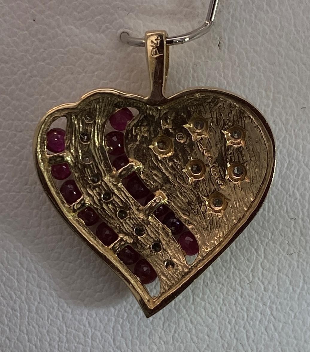 14k Yellow Gold Heart Flag Diamond Accent Charm Pendant C173