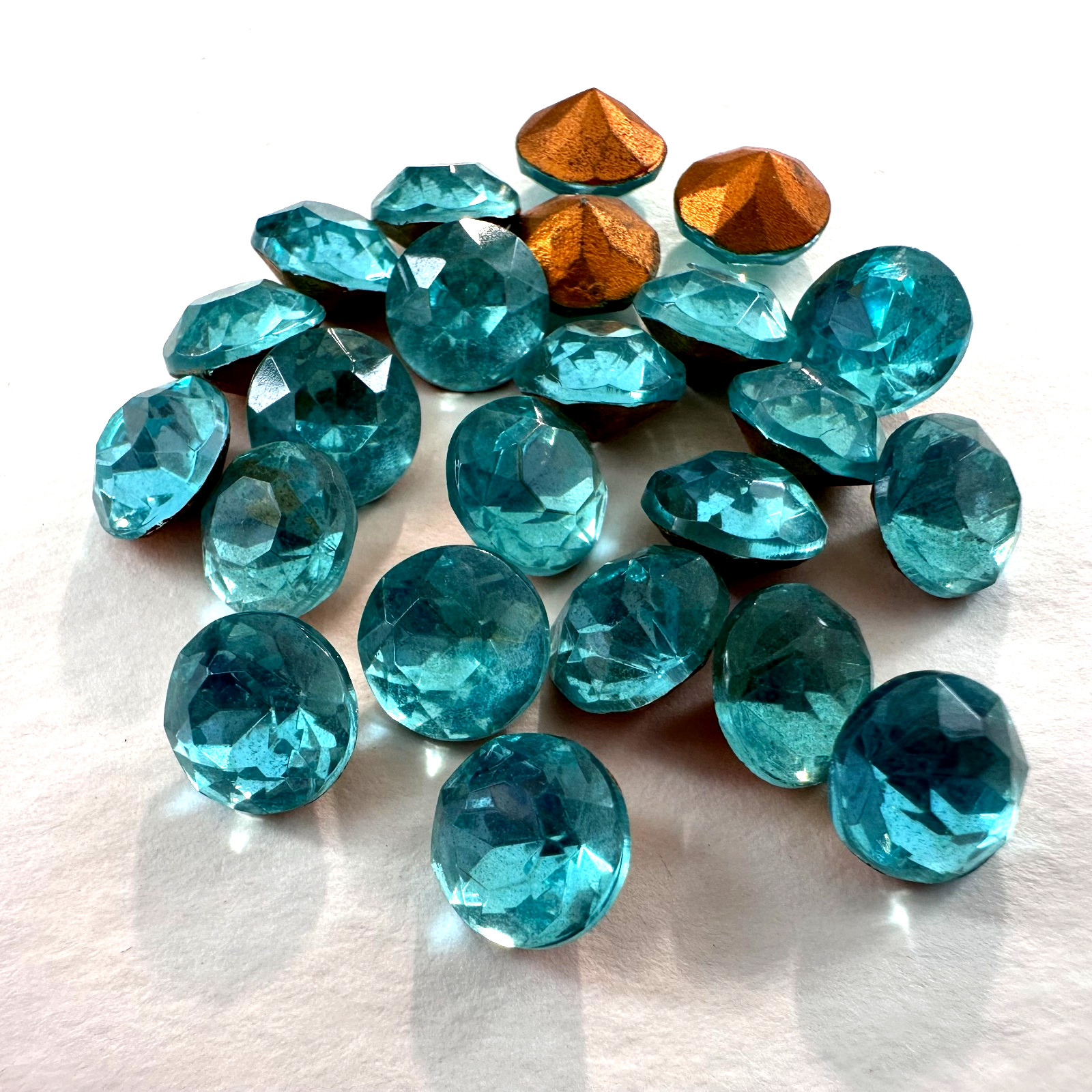 G87 Vintage glass stones SS40(8.5mm) round aqua faceted gold foiled (24)