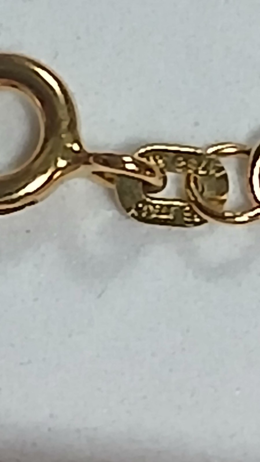 9ct Yellow Gold Bracelet.