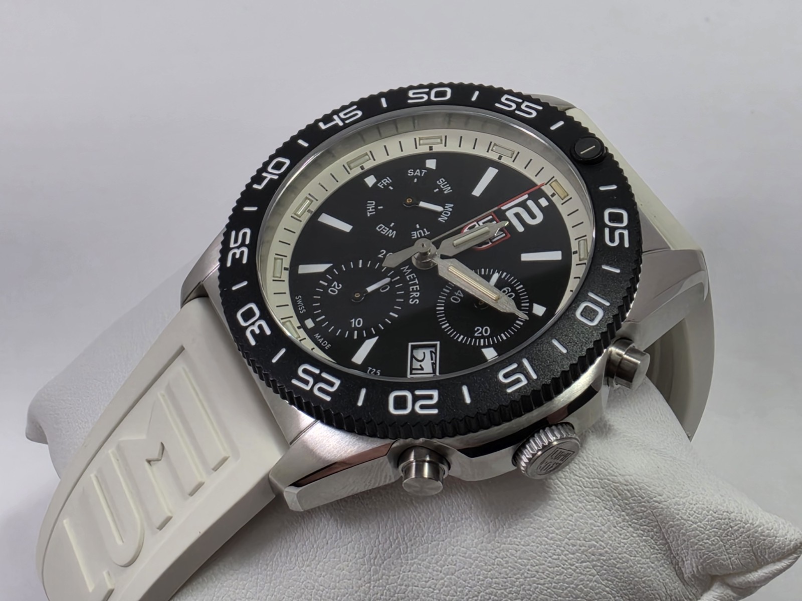 Luminox Pacific Diver Chronograph SWISS Quartz White Strap Men’s Watch XS.3141