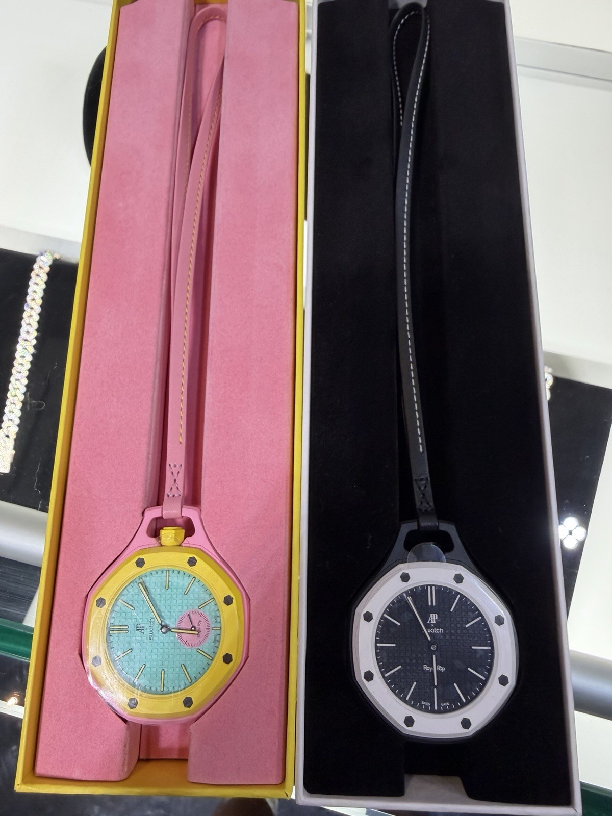 Swatch x Audemars Piguet – OTG ROZ