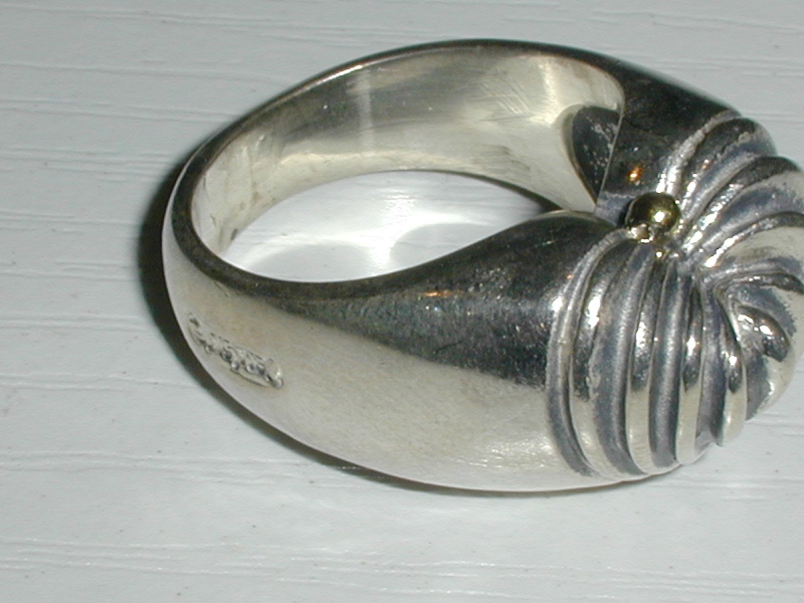 LAGOS CAVIAR STERLING HEART SHAPED RIBBED RING W/ 18K GOLD ACCENT- SIZE 7 1/2!