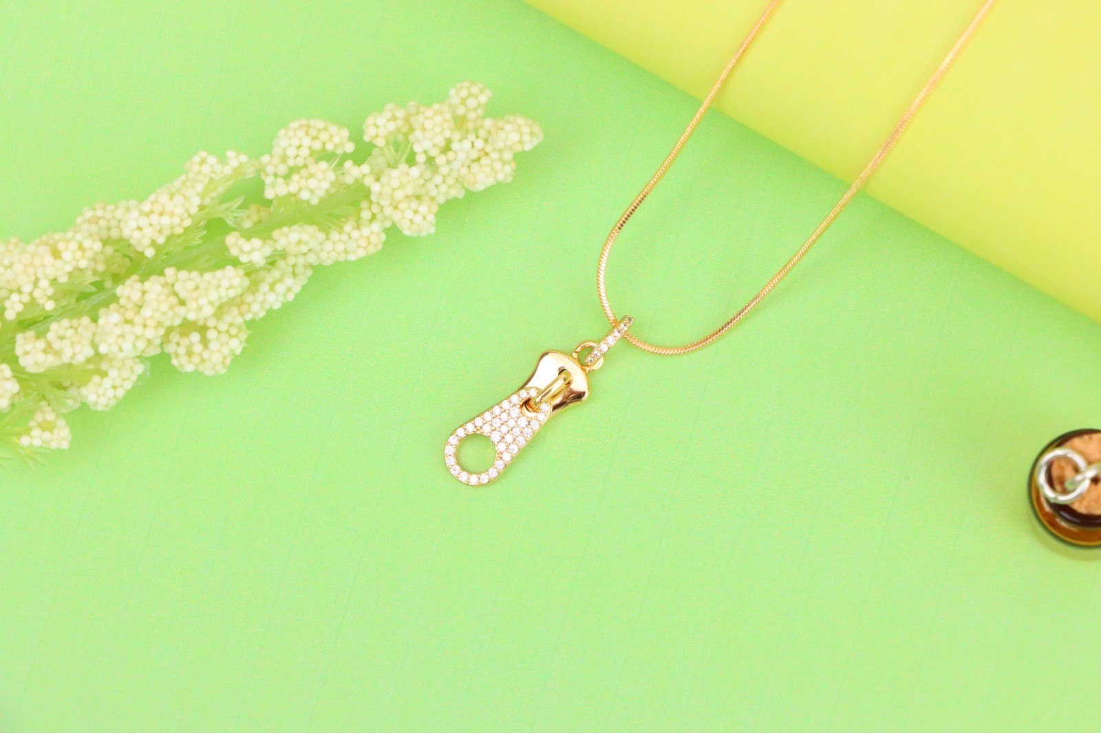 with Sparkling Stones, XPPT1477 Stylish Rose Gold Zipper Shape Pendant