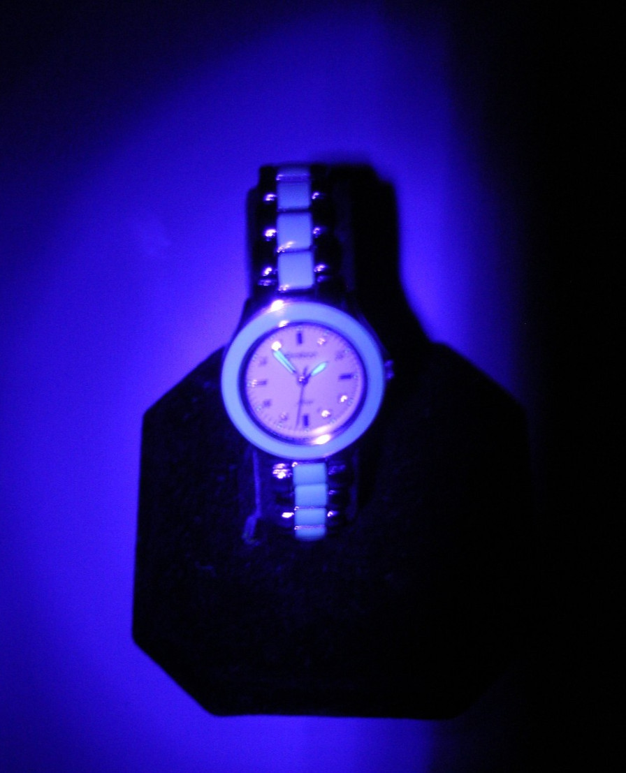 Pre-owned, women’s cream/silver Armitron Now watch ( Y121E/3); box, new battery