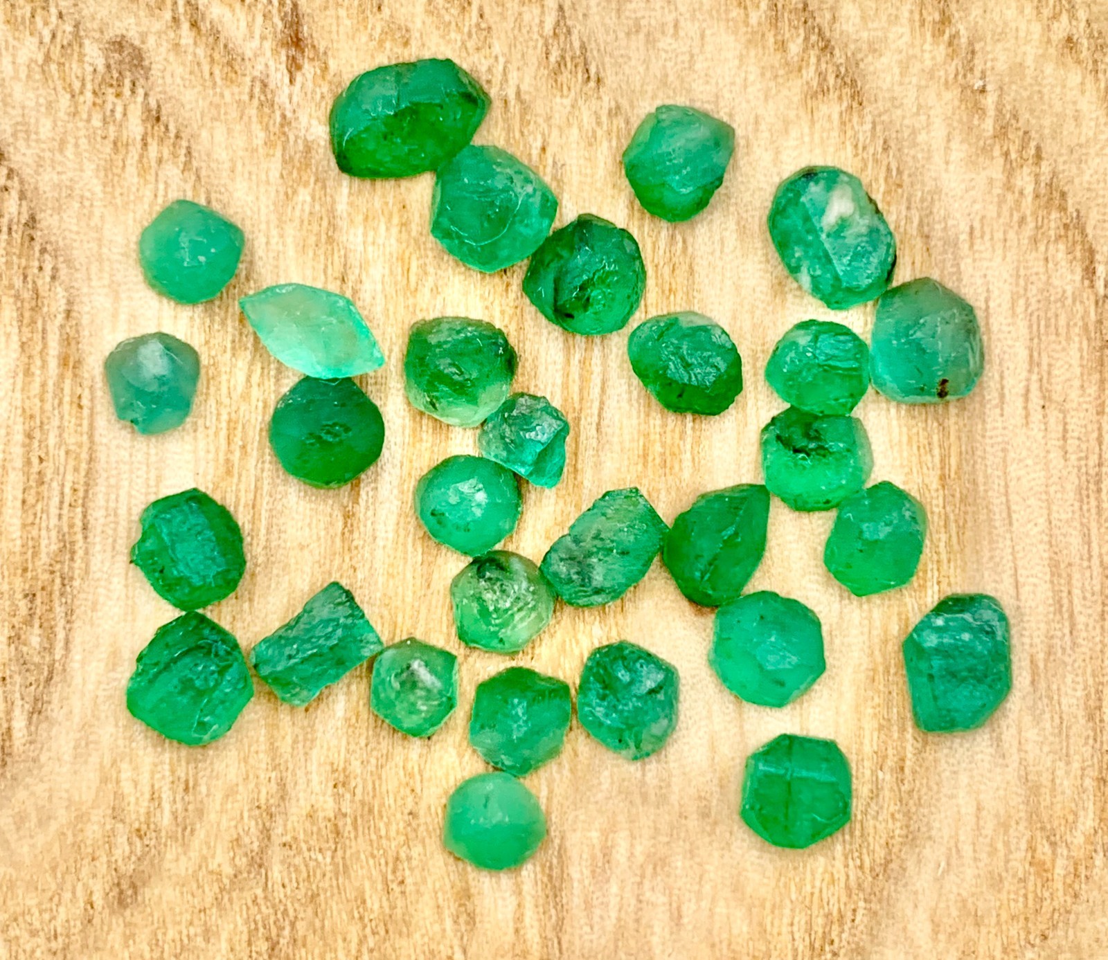 Emerald Preform Rough Lot 30 Pcs 13.62 Tcw Clarity I1 Natural Green Brazil N050
