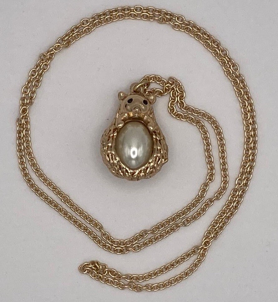 Hedgehog Willow Avon 80cm Long Necklace New In Box